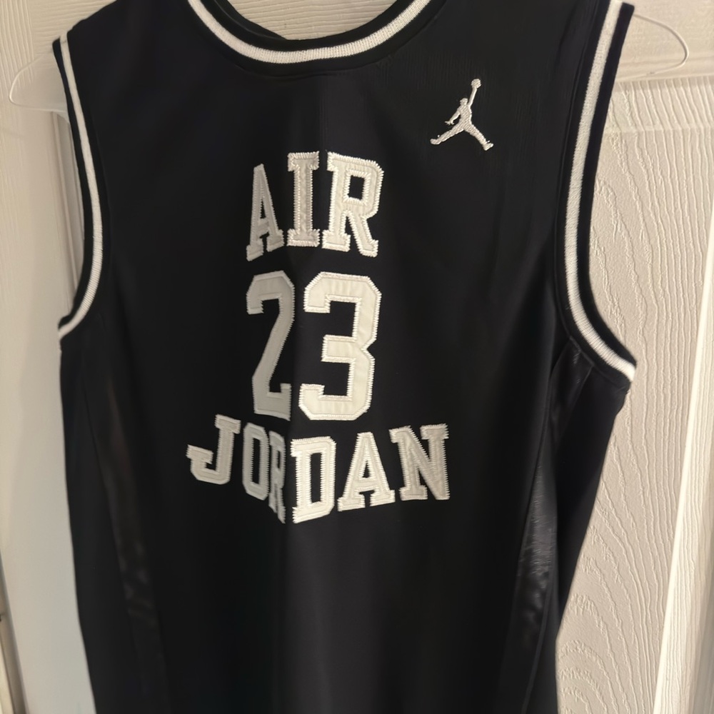 Nike Air Jordan Boys Fly Since 1982 Basketball Jersey
#23 size xl (13-15yrs)